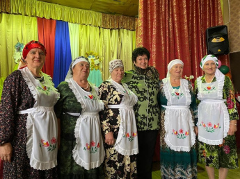 В "Латышовском сельском клубе" прошёл праздничный концерт посвящённый Дню пожилых людей.